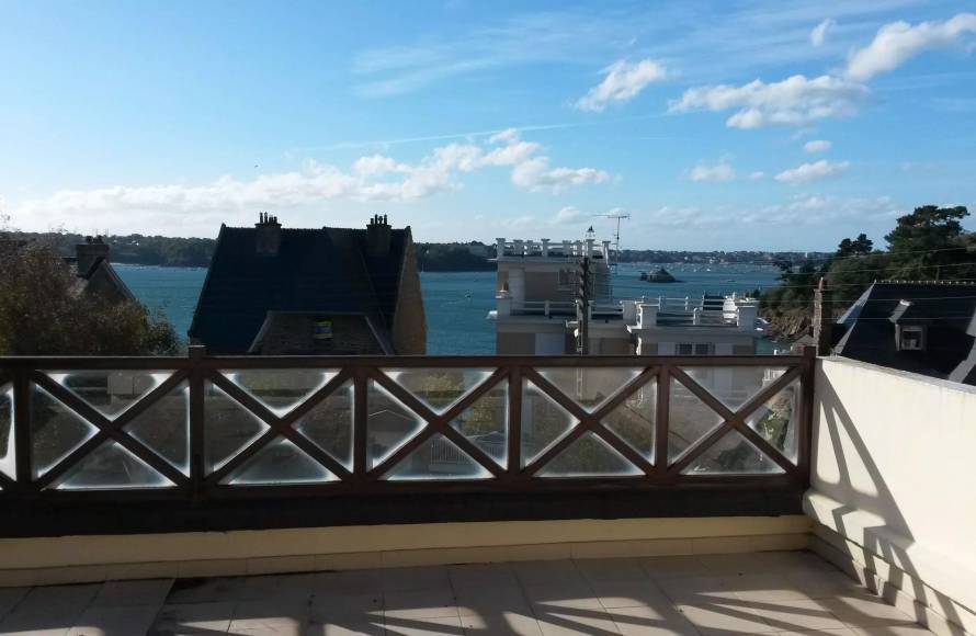 Maison en pierres vue mer à saint-malo les rosais