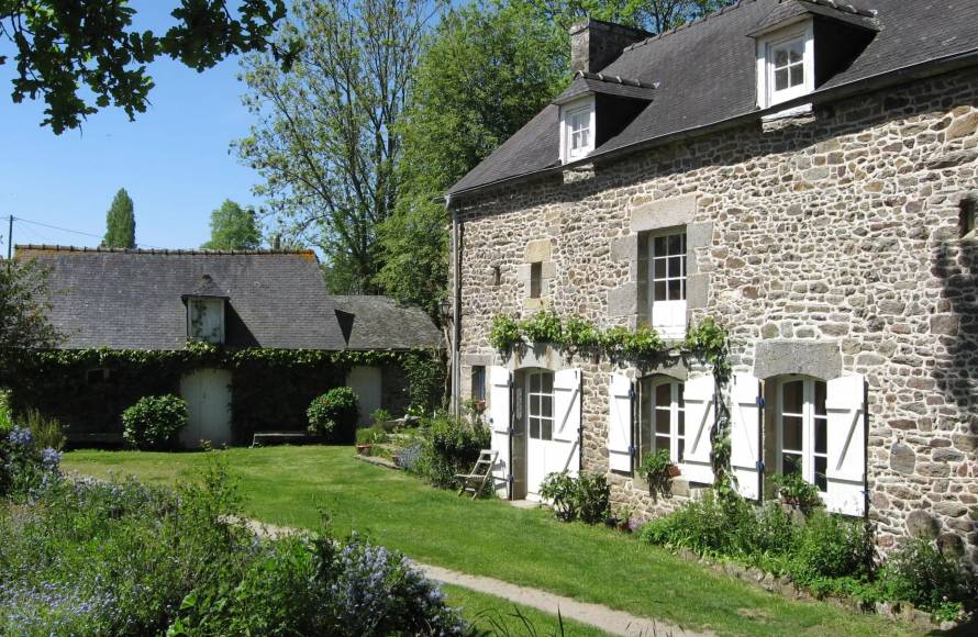 Maison en pierres avec terrain proche Dinan