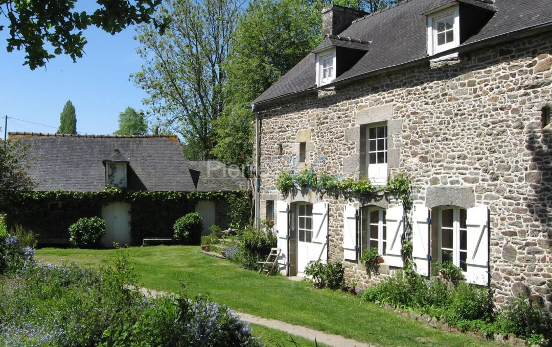 Maison en pierres avec terrain proche Dinan