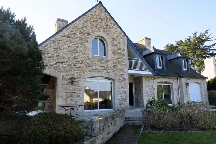 MAISON A 100 M DES PLAGES DE SAINTPIERRE QUIBERON PIERRES ET MER