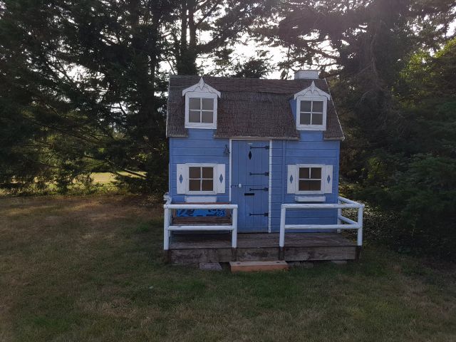 maison de poupées en bois 