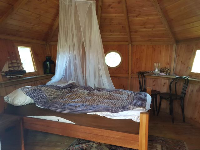 intérieur cabane dans les arbres 