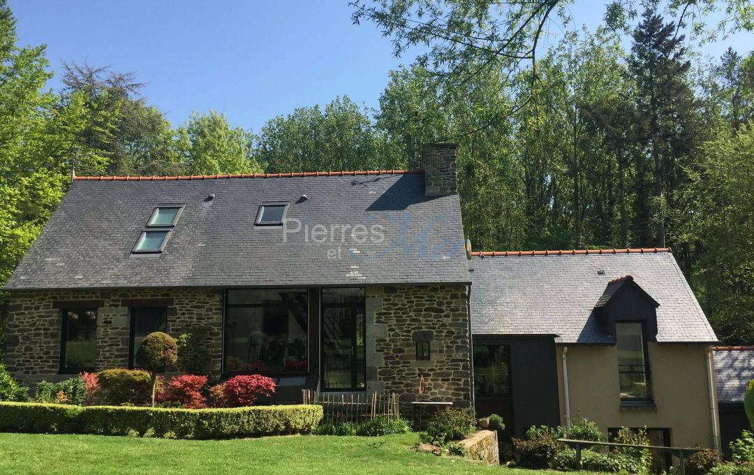 Maison en pierres rénovée en bordure de Rance