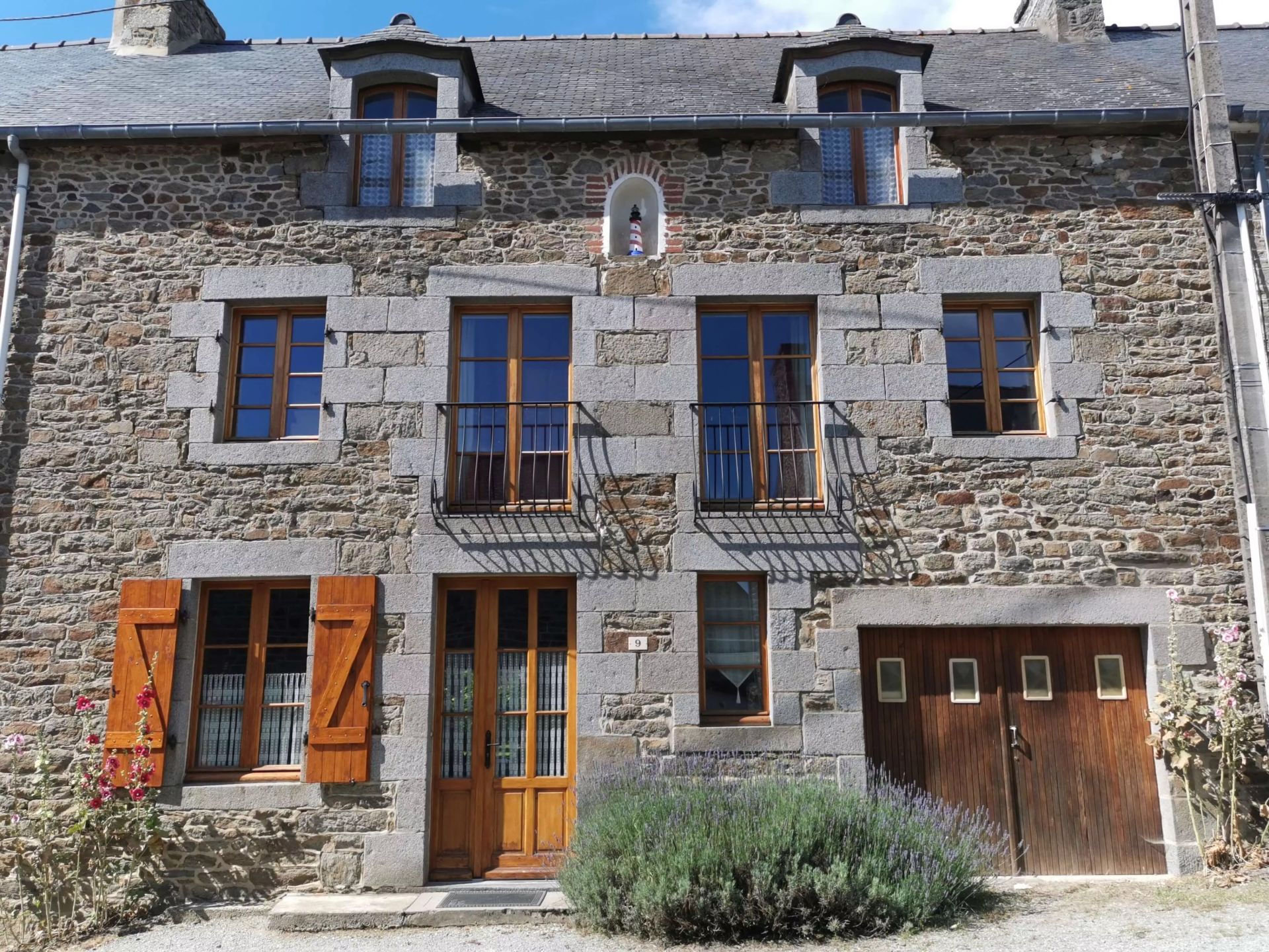 Charmante maison en pierres proche Rance