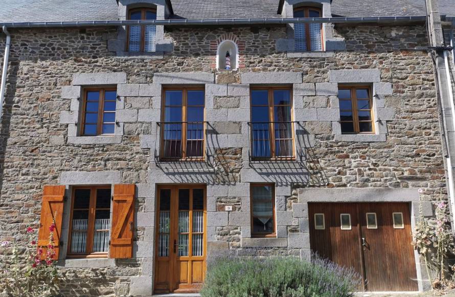 Charmante maison en pierres proche Rance