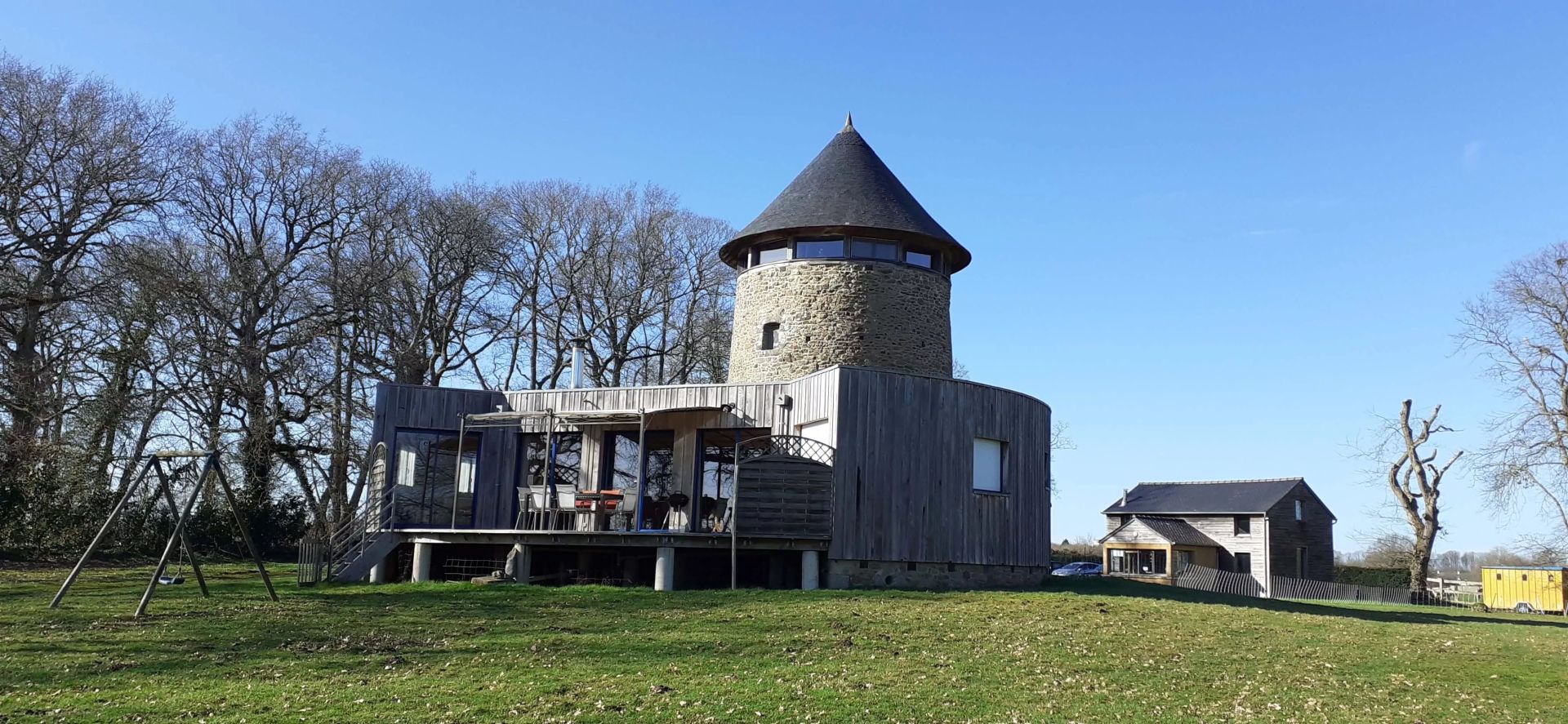 MOULIN DU XIVème SIECLE ET SON EXTENSION D'ARCHITECTE