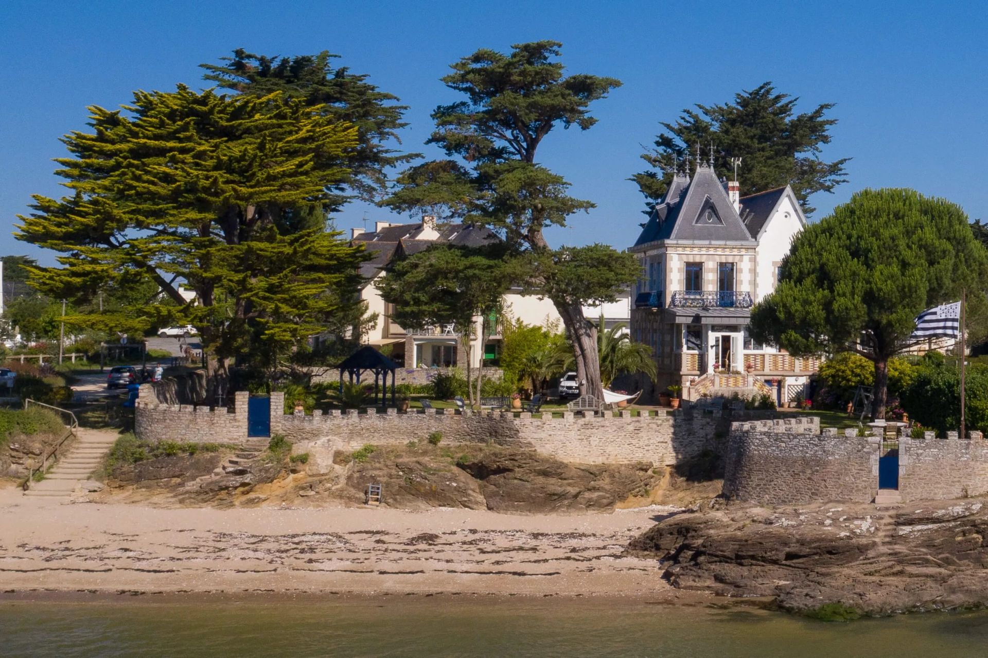 PROPRIETE D'EXCEPTION PIEDS DANS L'EAU MORBIHAN