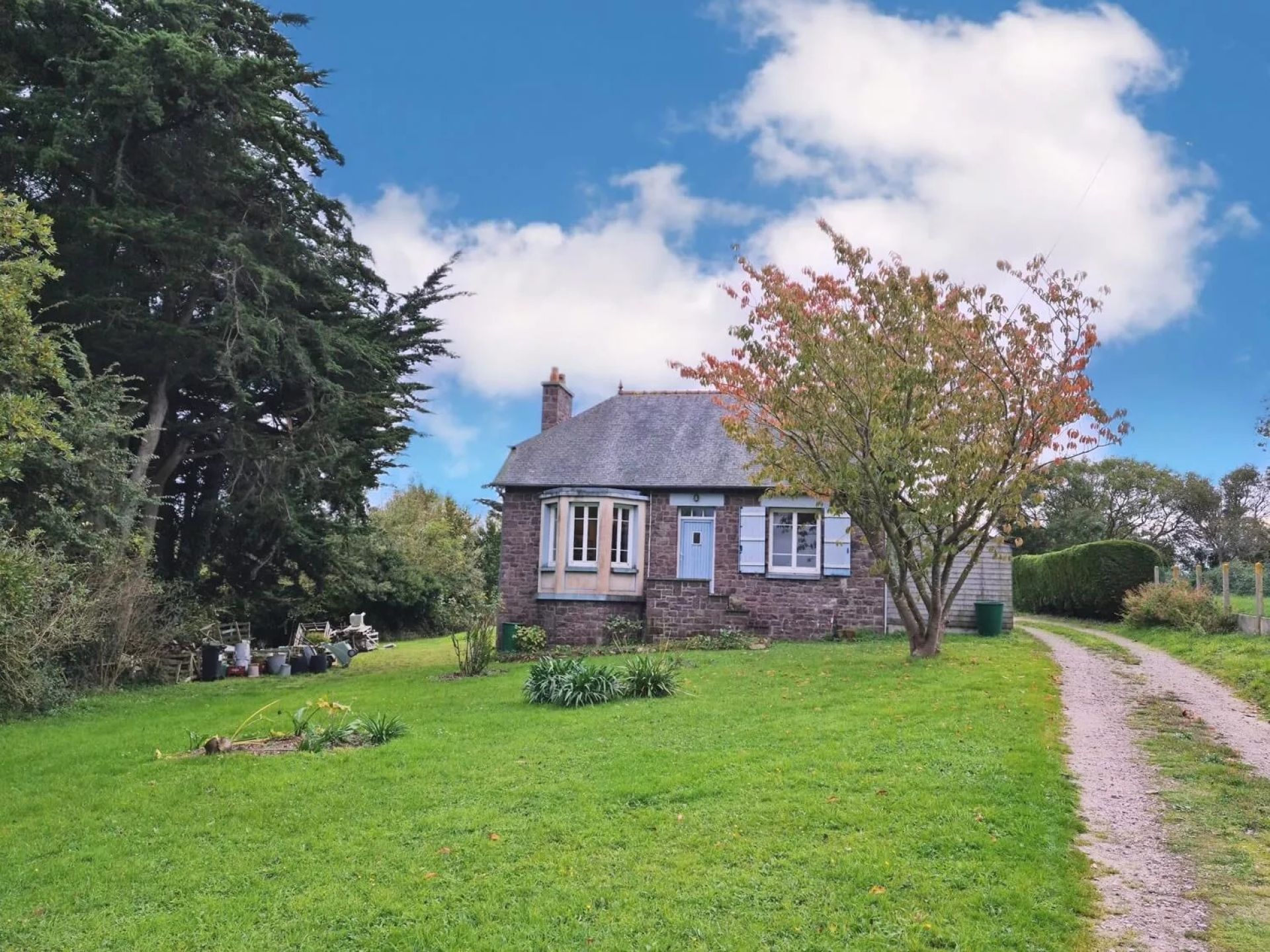 CHARMANTE MAISON EN PIERRES A PLEVENON