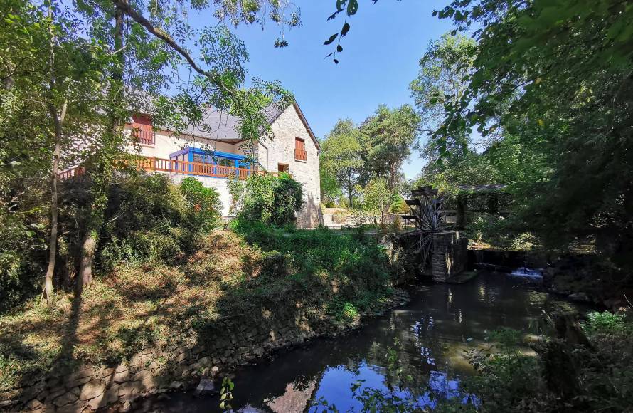 Moulin à vendre avec cours d'eau en Bretagne