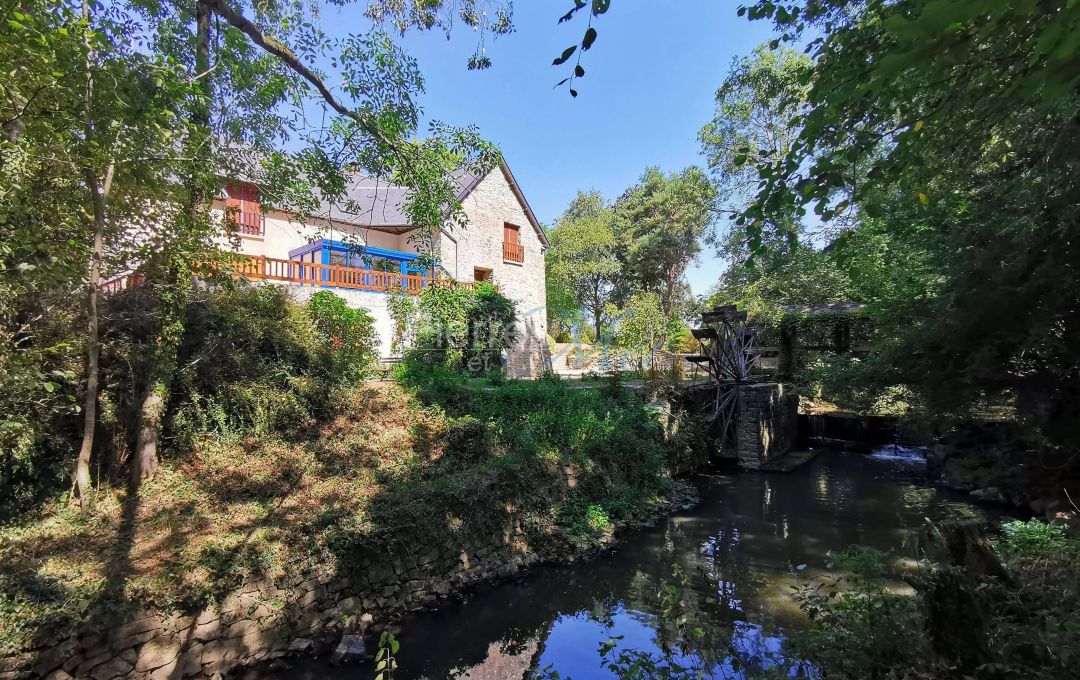 Moulin à vendre avec cours d'eau en Bretagne