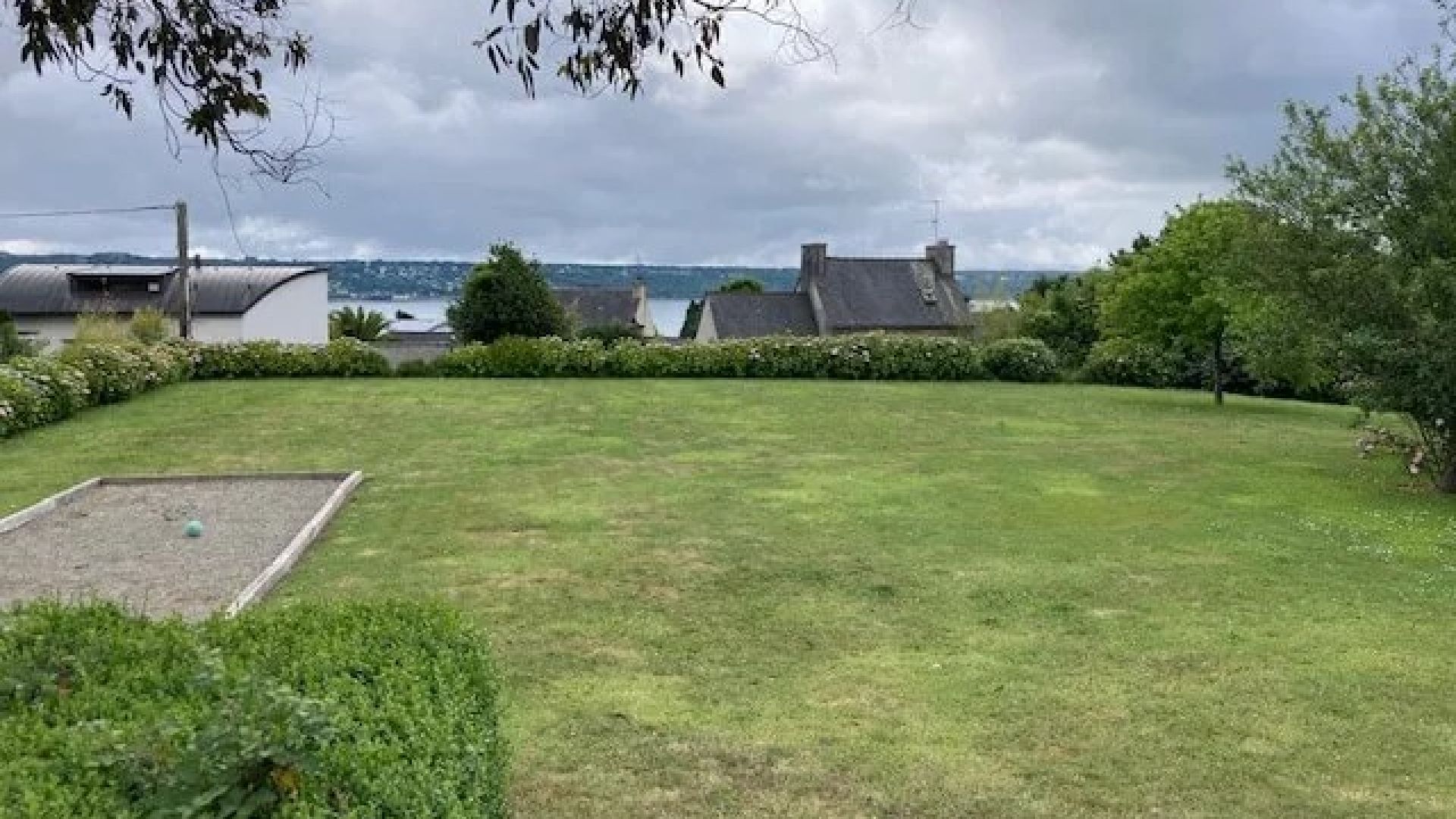 Beau terrain avec vue mer LE RODY