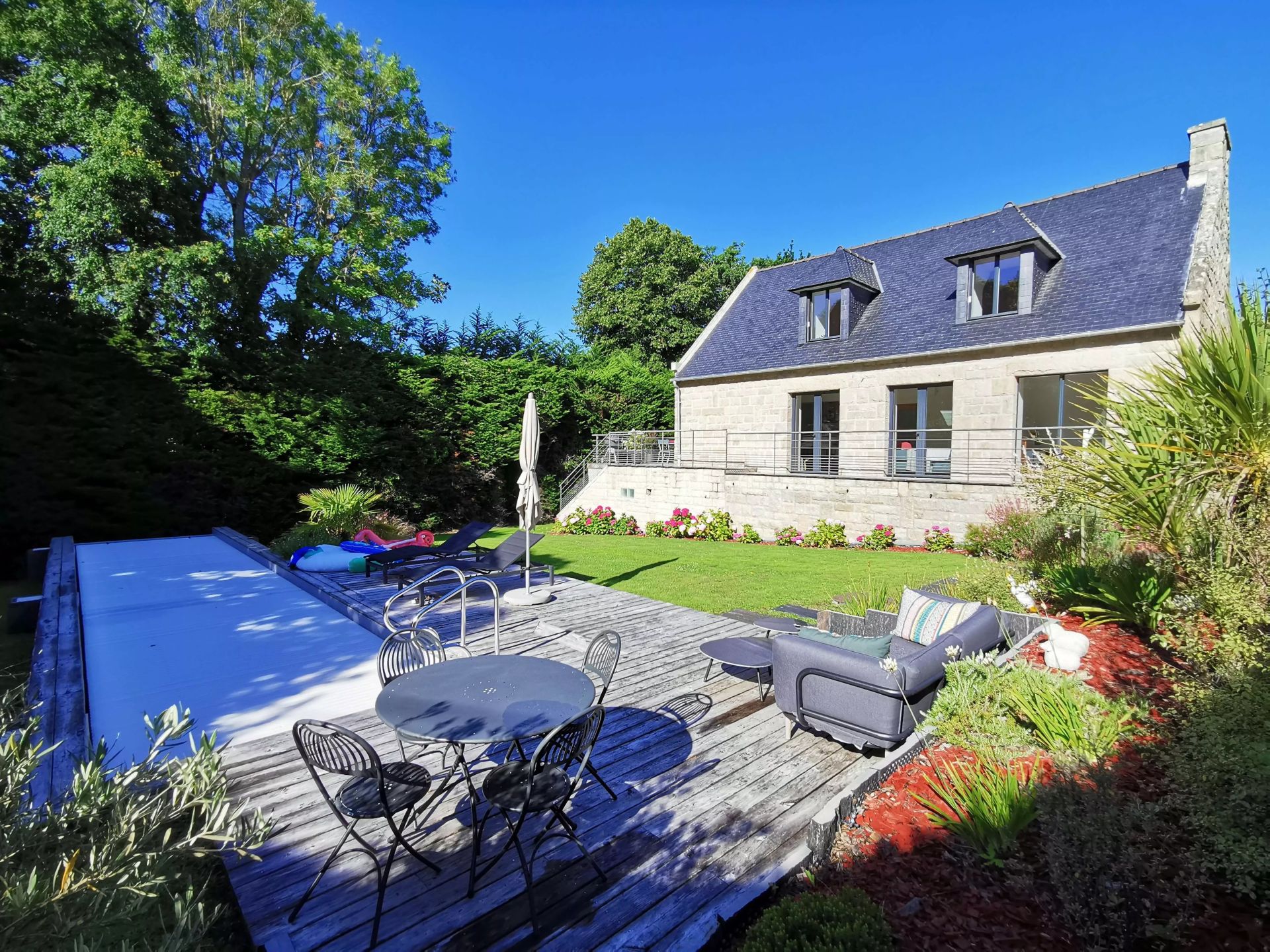 Maison entièrement rénovée avec piscine proche de la mer à Dinard