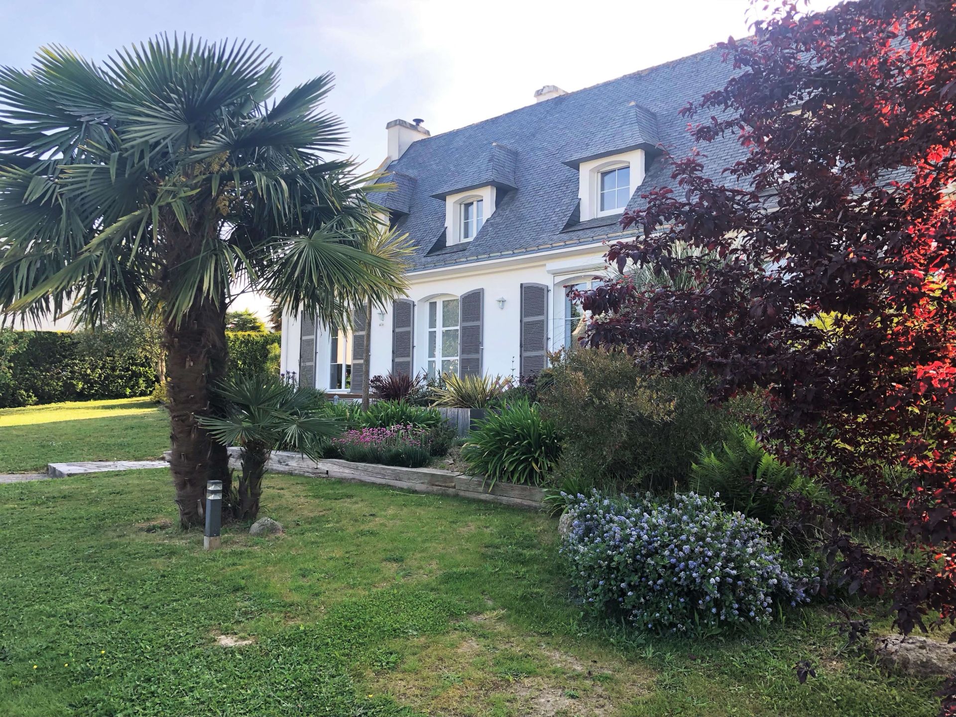 MAISON TRADITIONNELLE COMMERCES A PIEDS
