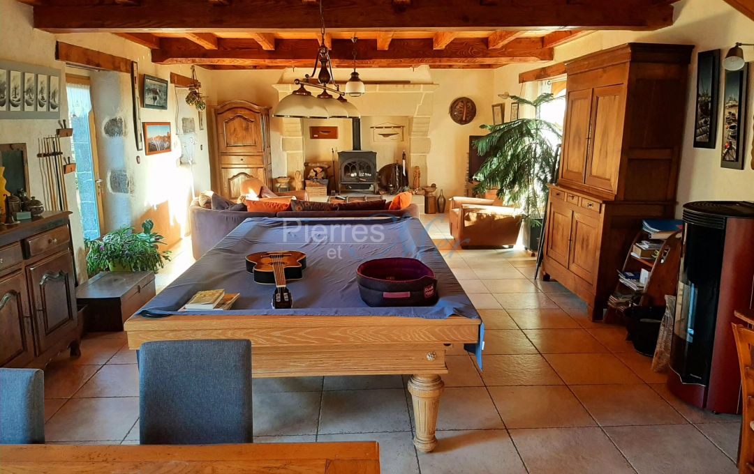 A vendre Propriété 15 pièces 320 m² TREOGAT