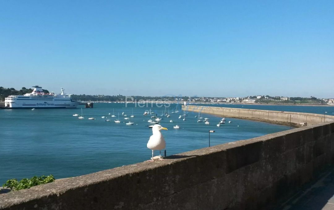 Grand appartement vue mer à Saint-Malo Intra-Muros