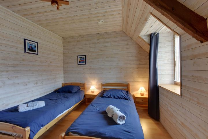 Chambre étage maison annexe