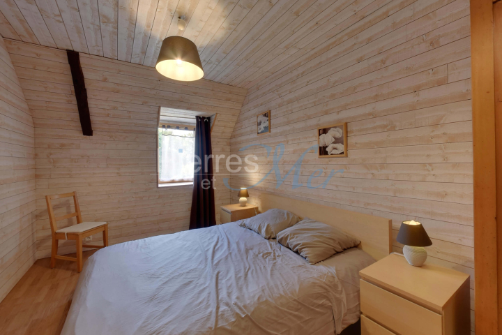 Chambre étage maison annexe