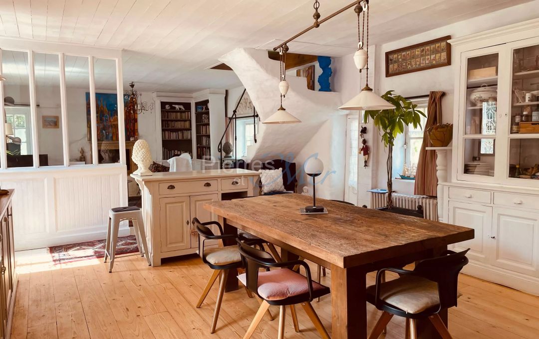 LONGERE RENOVEE PAYS BIGOUDEN