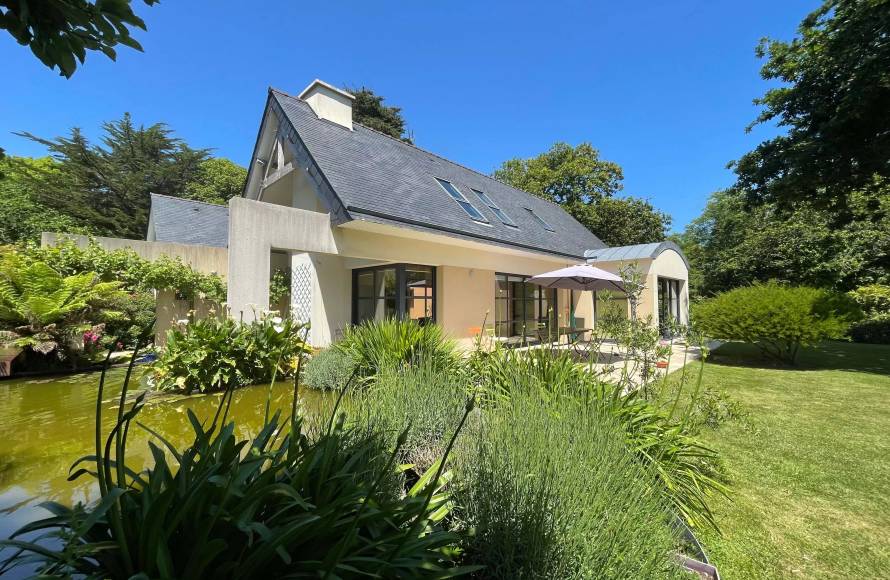Magnifique villa contemporaine avec dépendances à Loctudy