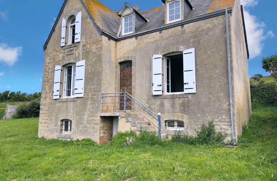 Maison années 30 à 20 mètres de la plage Baie de Douarnenez