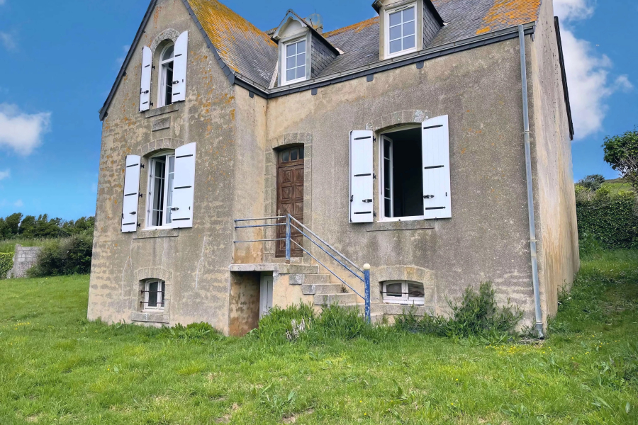 Maison années 30 à 20 mètres de la plage Baie de Douarnenez