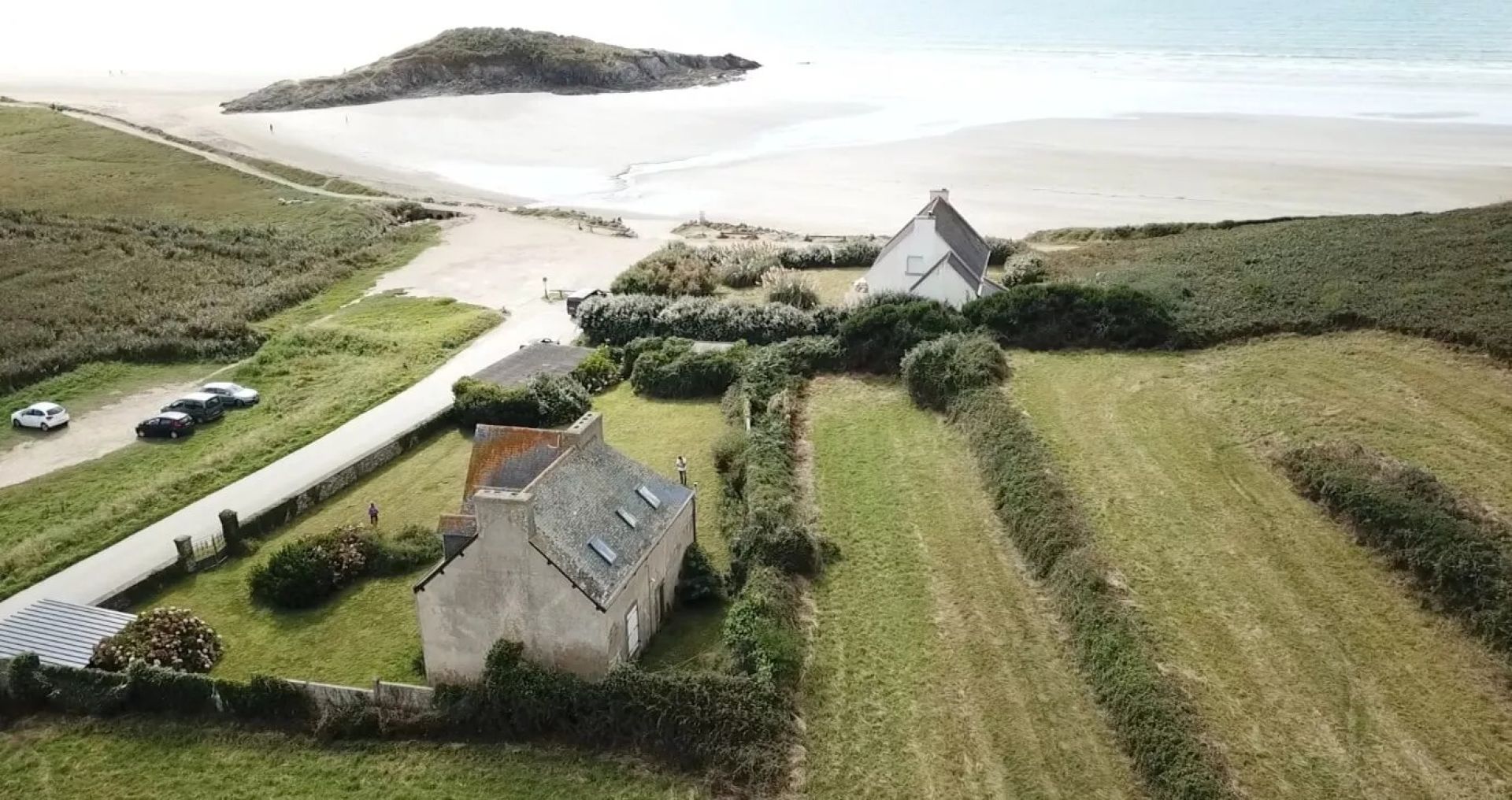Maison années 30 à 20 mètres de la plage Baie de Douarnenez