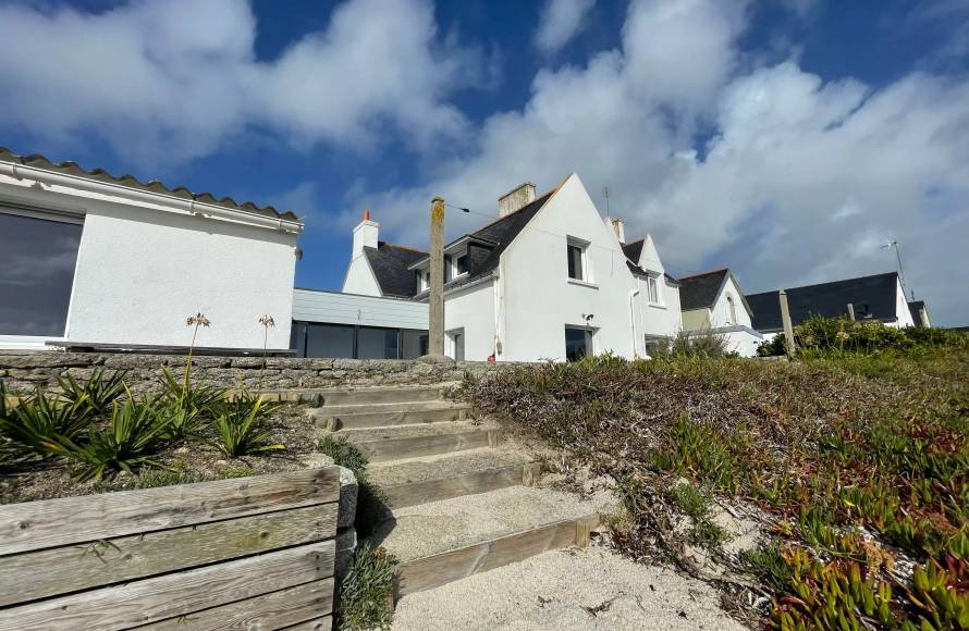 Maison de pêcheur les pieds dans l'eau Treffiagat