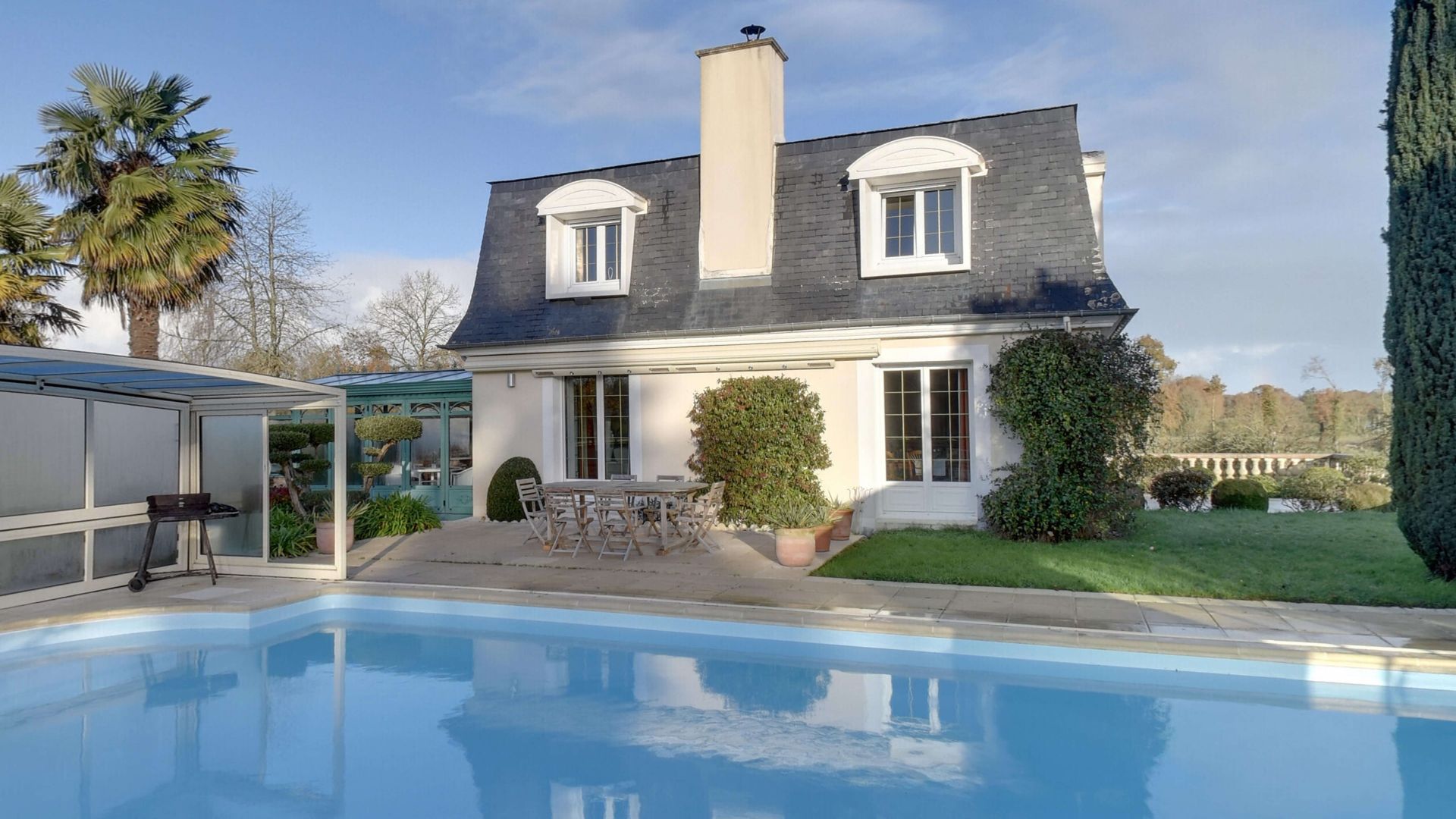 Belle propriété avec piscine sur un grand terrain sur l'axe Saint-Malo / Rennes