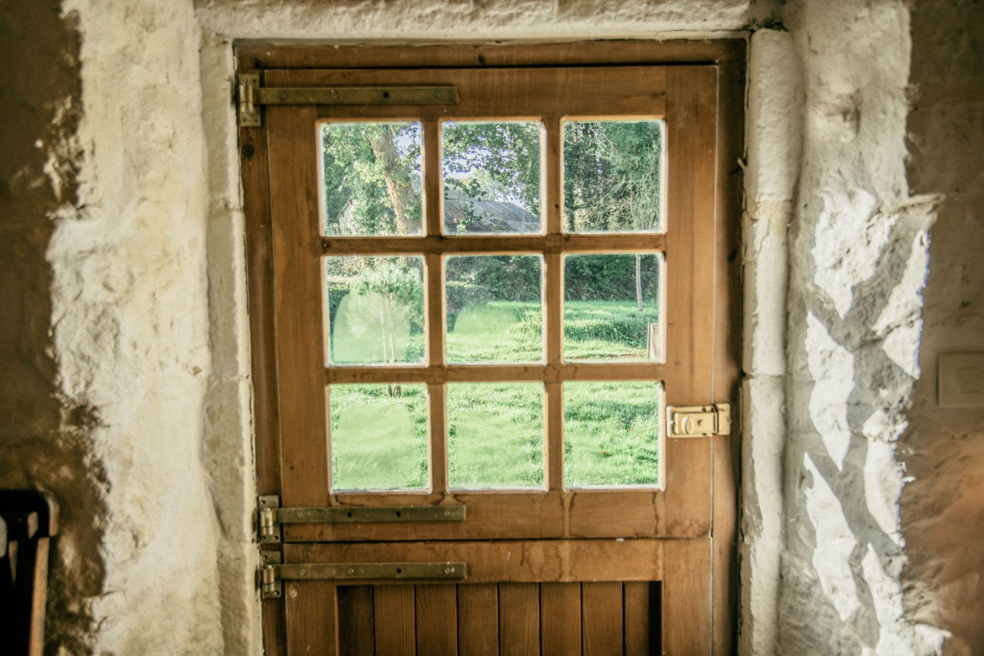 Maison en pierre entre campagne et bord de mer