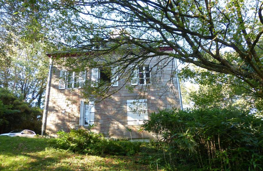 Manoir les pieds dans l'eau Baie de Douarnenez