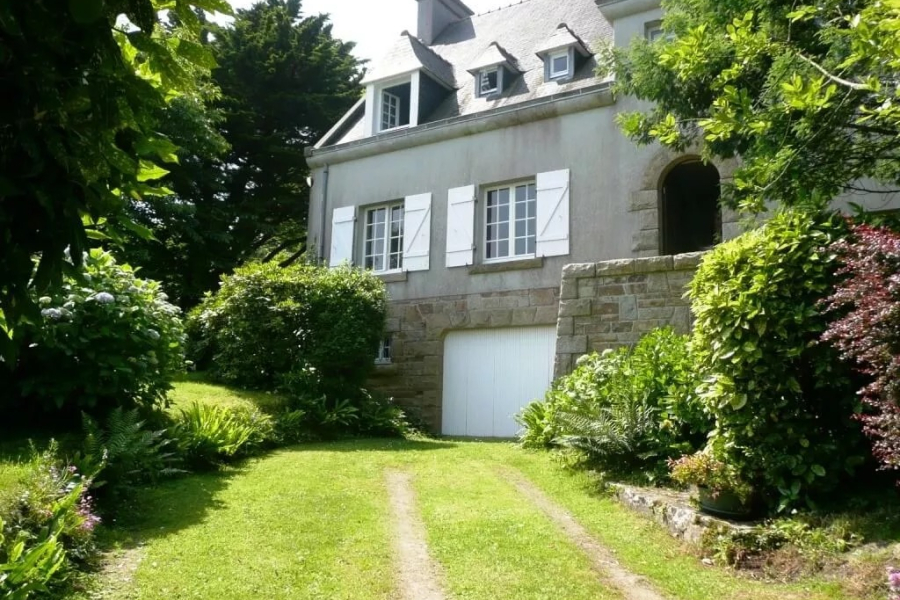 Belle et grande maison vue mer