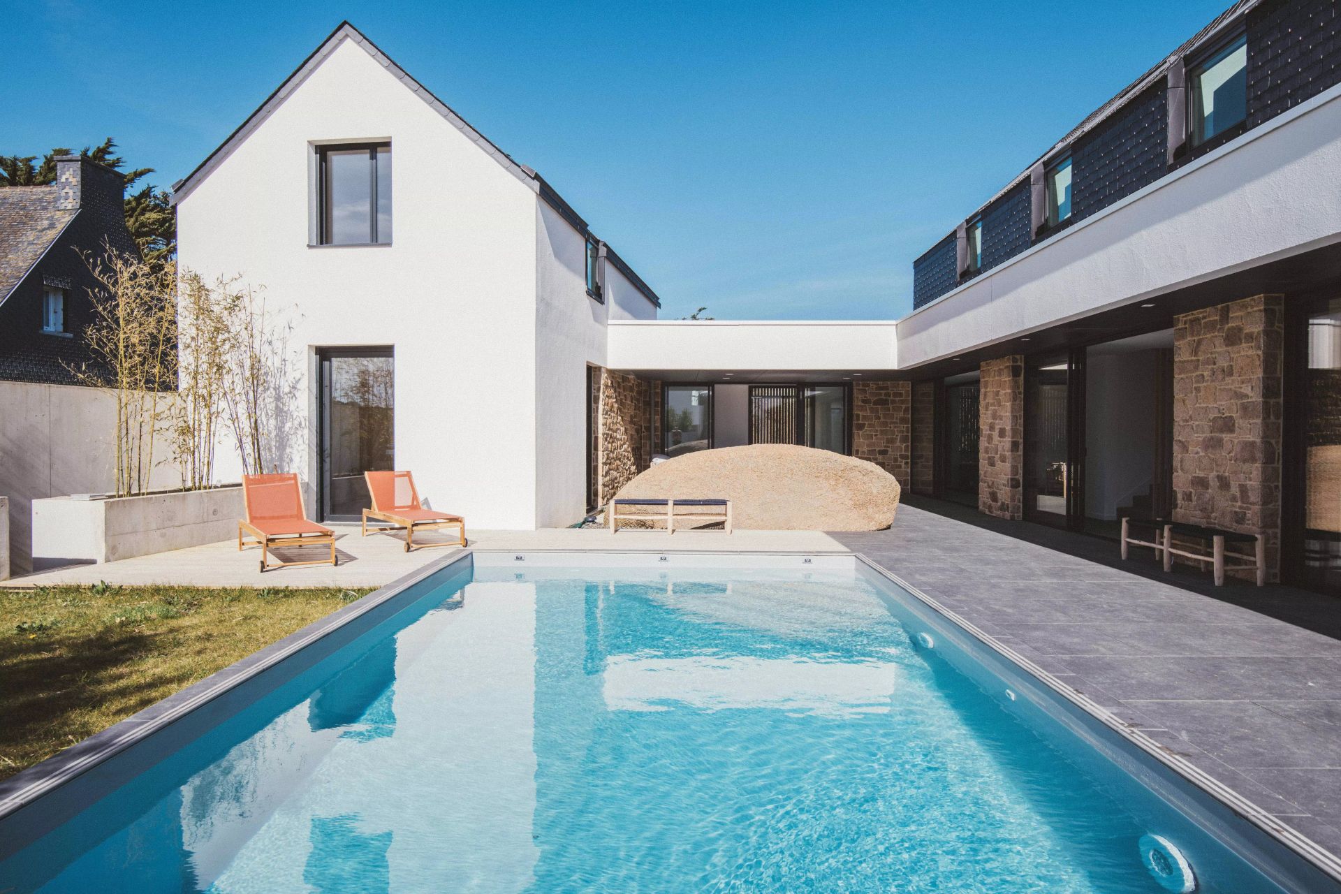Villa avec piscine et plage à pieds à Ploumanac'h