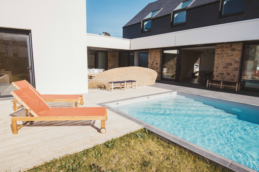 Villa avec piscine et plage à pied à Ploumanac'h