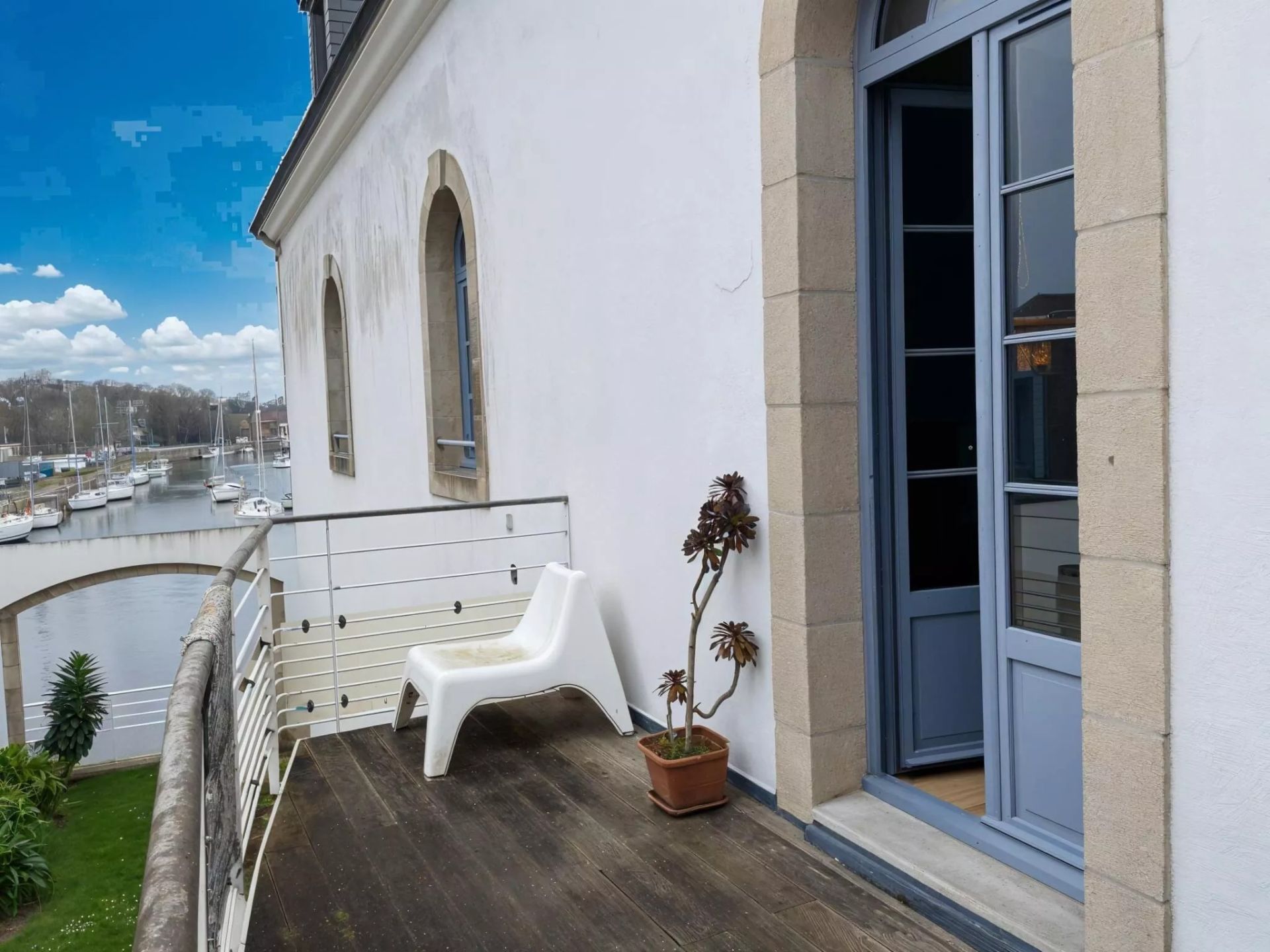 Triplex vue sur la rivière de Pont-l'Abbé Avec Locataire en Place