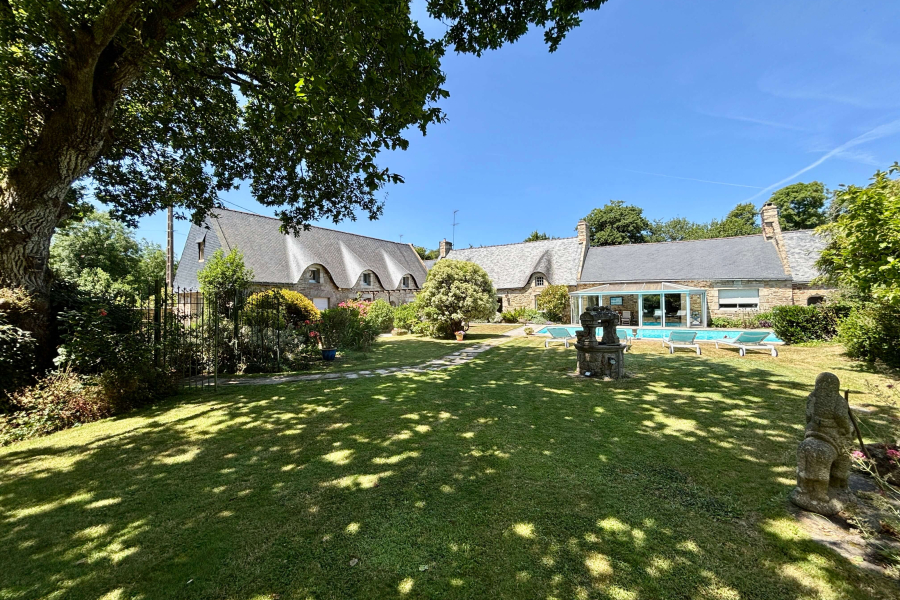 Propriété de caractère avec piscine Guidel Morbihan