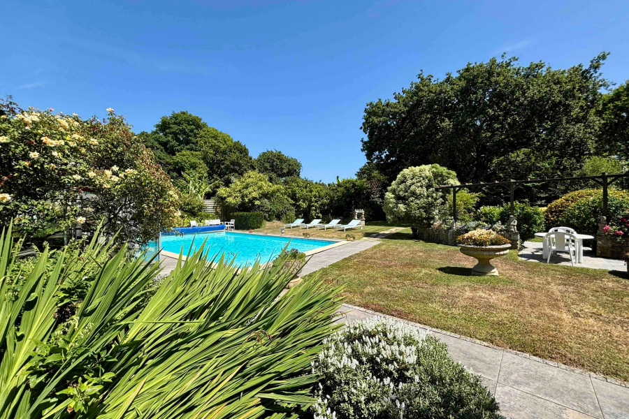 Propriété de caractère avec piscine Guidel Morbihan
