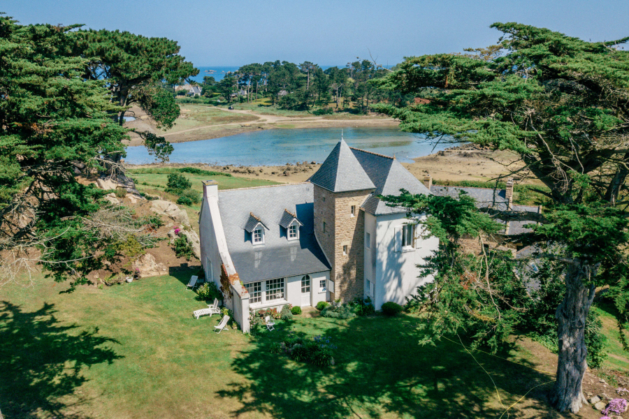 Maison de caractère les pieds dans l'eau
