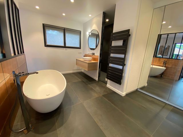 Salle de bains RDC chambre parentale