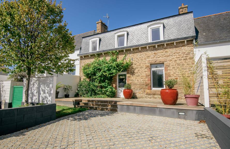 Ensemble Immobilier avec la plage à pieds