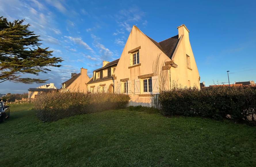 Maison bretonne première ligne vue mer Plouhinec