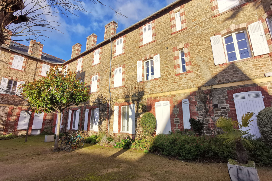 Bel appartement rénové à Dinard proche de la mer
