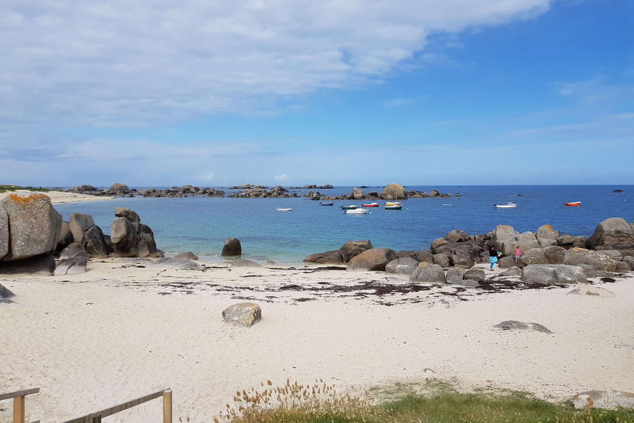 Maison à 300 mètres de la plage, petite vue mer à Kerlouan