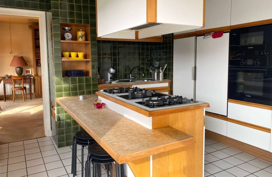 Maison familiale avec dépendance et grand terrain, face aux spots de surf de Pors Carn