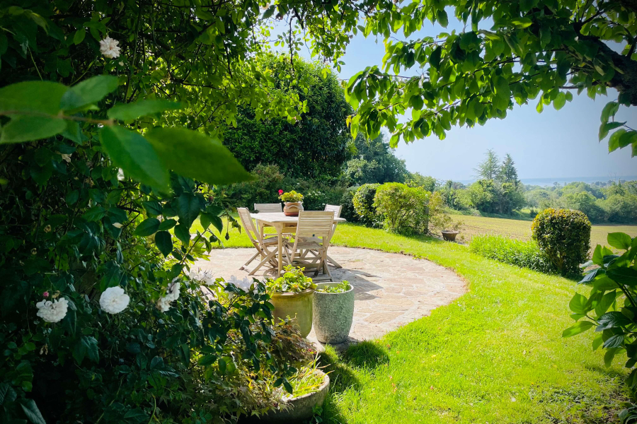 LA FORET-FOUESNANT : Maison lumineuse avec vue mer partielle