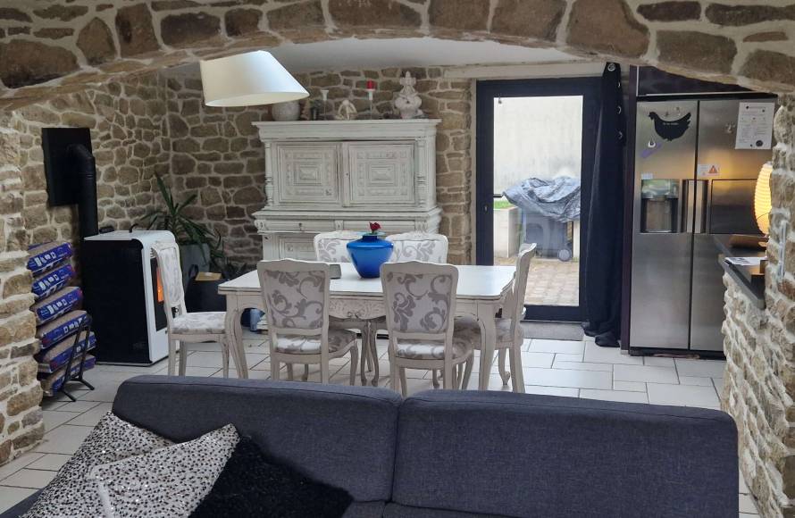 Baden, propriété de caractère en pierre sous chaume