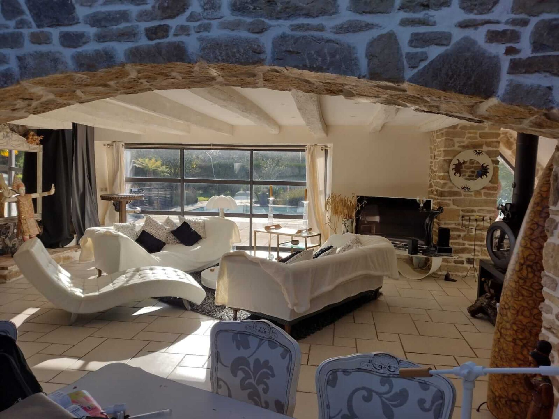 Baden, propriété de caractère en pierre sous chaume