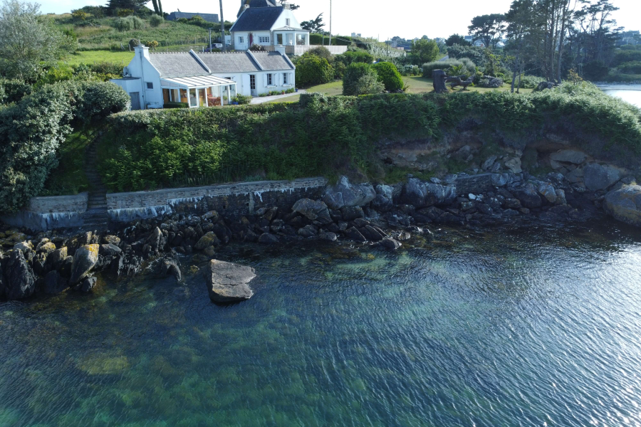 Maison de plain-pied, vue mer exceptionnelle,  accès direct à la plage