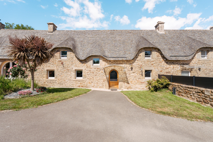 Domaine de caractère avec piscine et activité locative