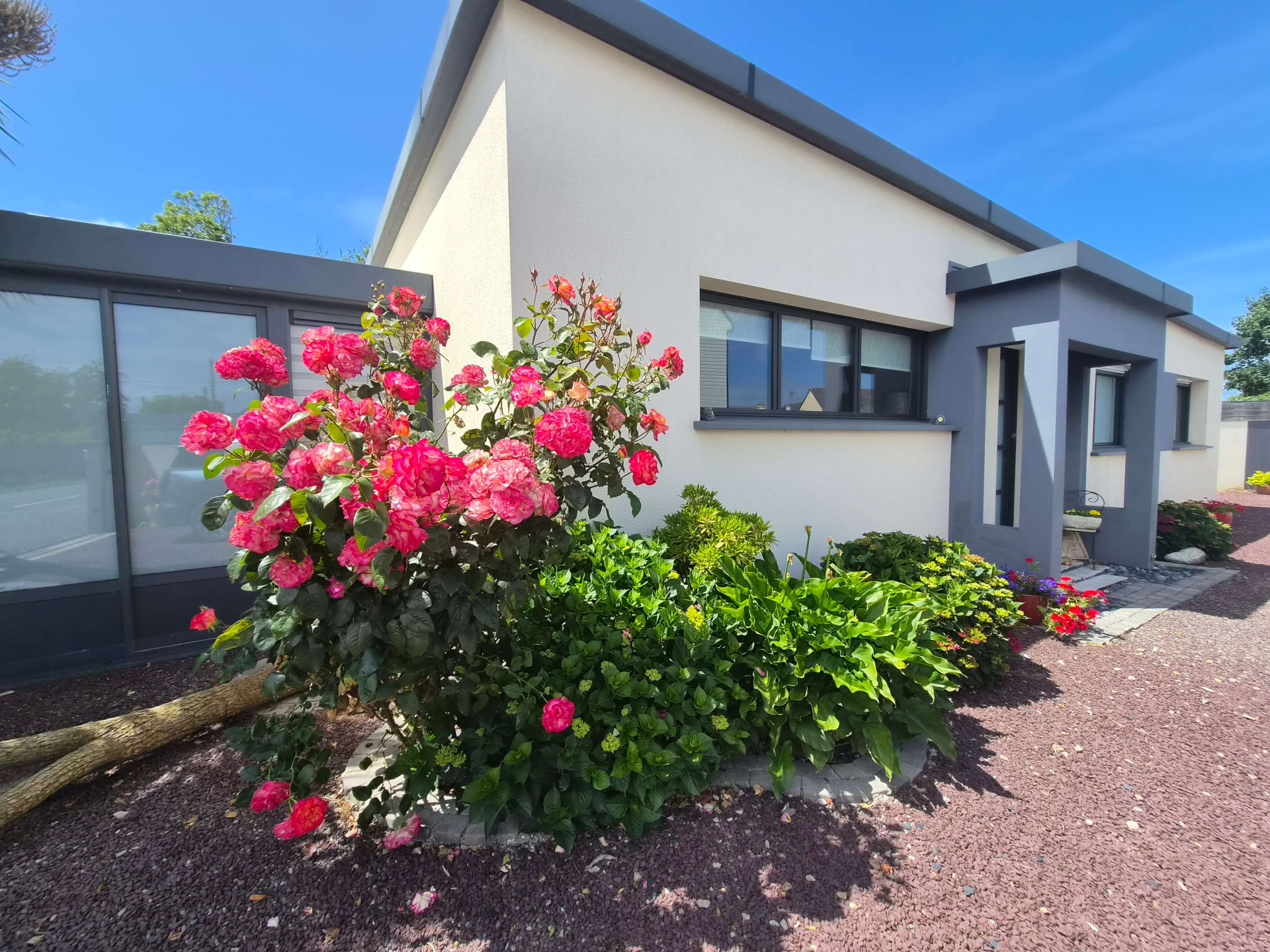 Maison contemporaine proche bourg et plages