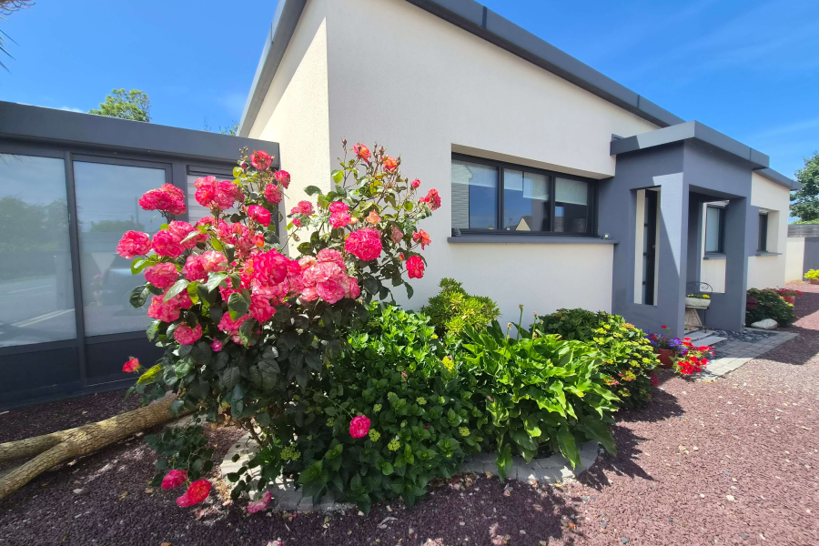 Maison contemporaine proche bourg et plages